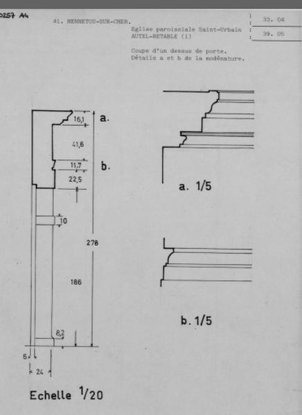 Coupe d'un dessus de porte de l'autel-retable.