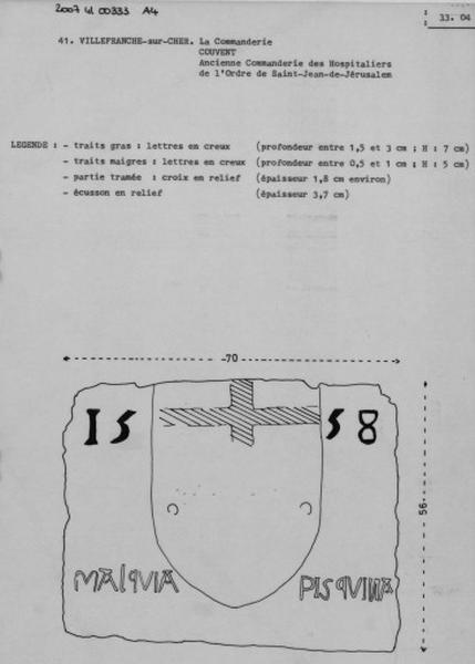 Mur de clôture Est : inscription, date '1558', blason et devise.