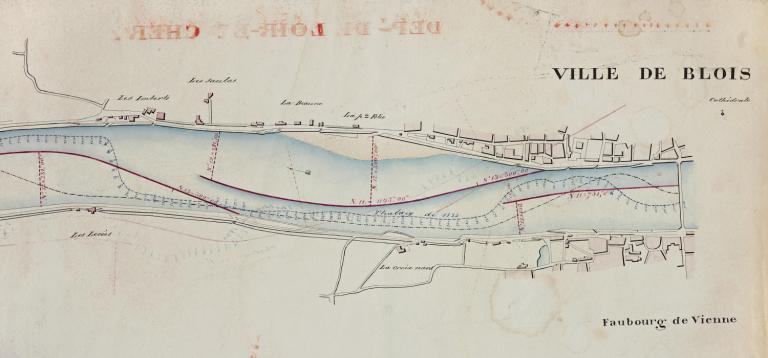 Carte du tracé de la Loire de Briare à Nantes, 1835, par l'ingénieur Lemière (étude relative à l'amélioration de la navigation). Détail sur Blois. (archives nationales, CP F 14 100 66/1, pièce 3).