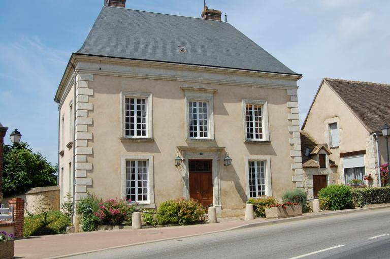 Élévation est. ; Bourg, 7 rue de l'Église, maison de notable dite maison de la Bourbonnaise de type à étage (étudiée).