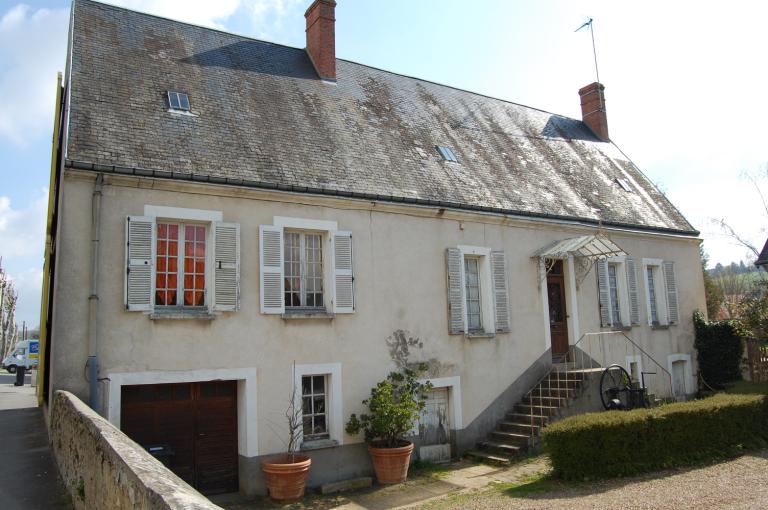 Bourg, 45 avenue de Paris, ferme de type 'bloc à terre' (non étudiée).