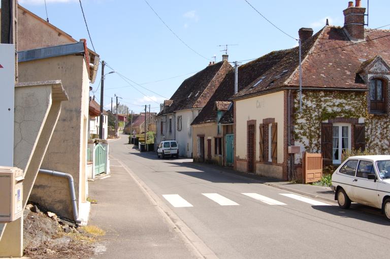 Vue rapprochée du hameau depuis l'ouest (état en 2008).