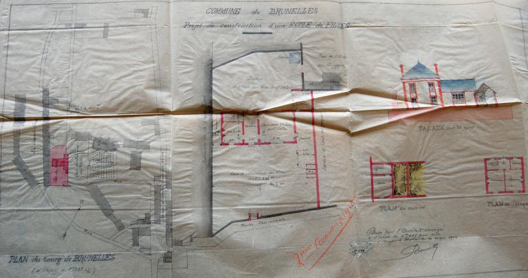 Projet de construction d'une école de filles, plans et élévations dressés par l'architecte Proust en 1904 (projet non réalisé). (Archives départementales d'Eure-et-Loir, 2 O 575).