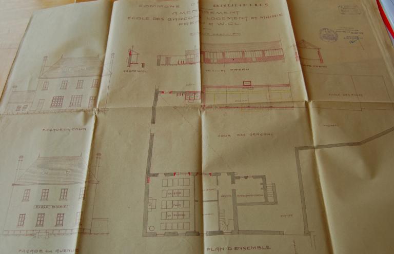 Plan de réaménagement de la mairie-école, du préau, des W-C et du logement de l'instituteur dressé par l'architecte Cloutier en 1938. (Archives départementales d'Eure-et-Loir, 2 O 575).