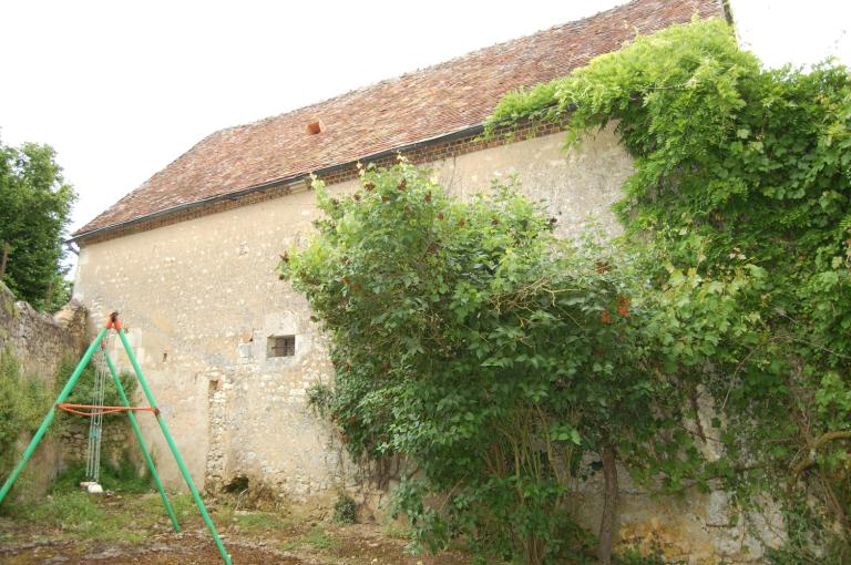 Dépendance, vue depuis l'ouest.