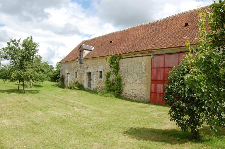 Grange-étable et écurie, vue partielle depuis le sud.