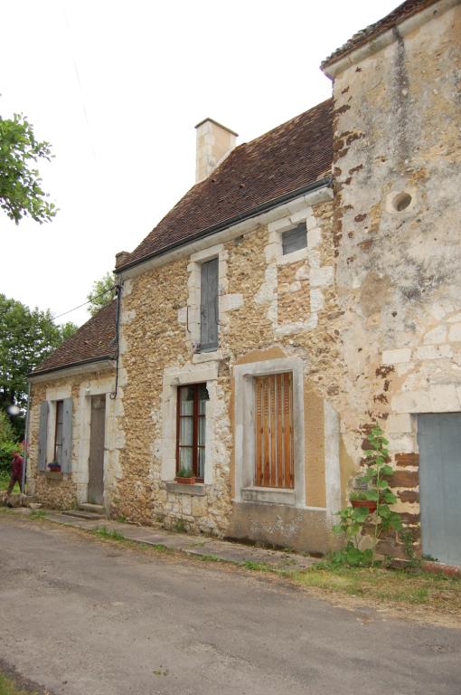 Logement accolé à l'ouest de la porterie.