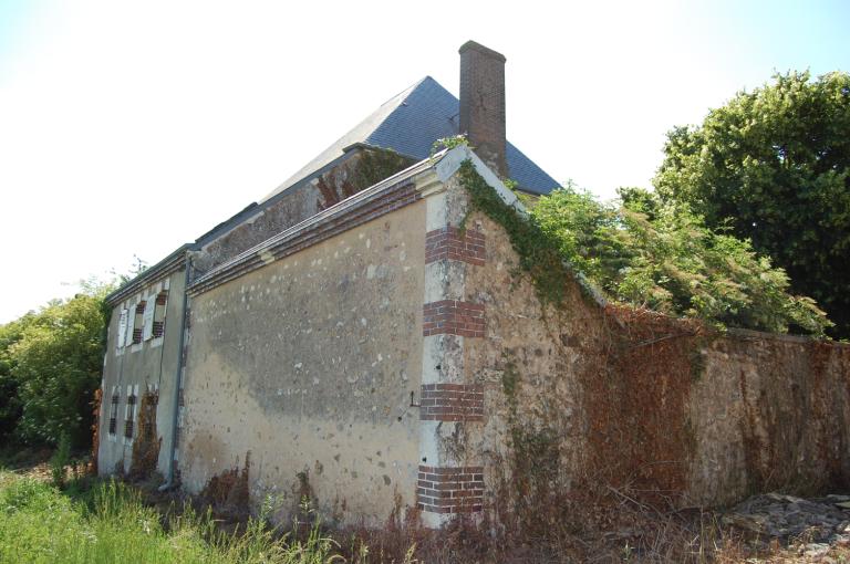 Nouveau logis et chenil, vue générale depuis le nord-ouest.