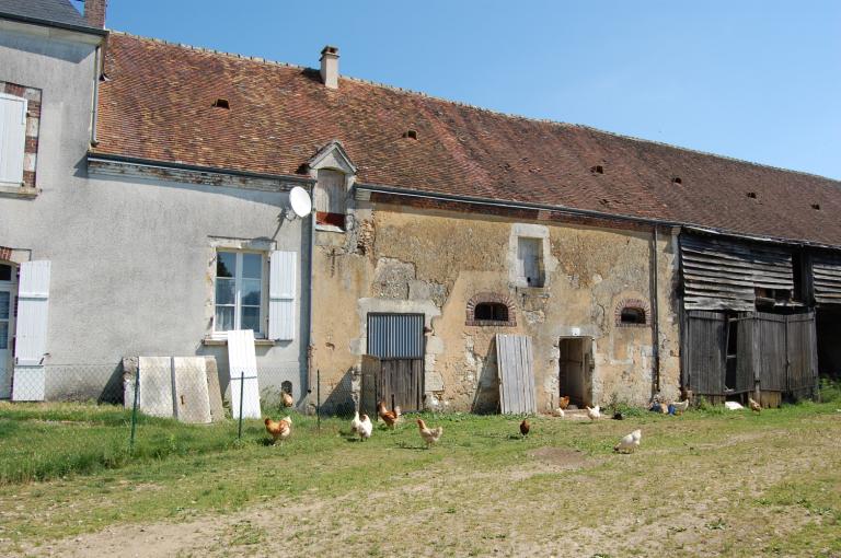 Ancien logis et écurie, élévation sud.