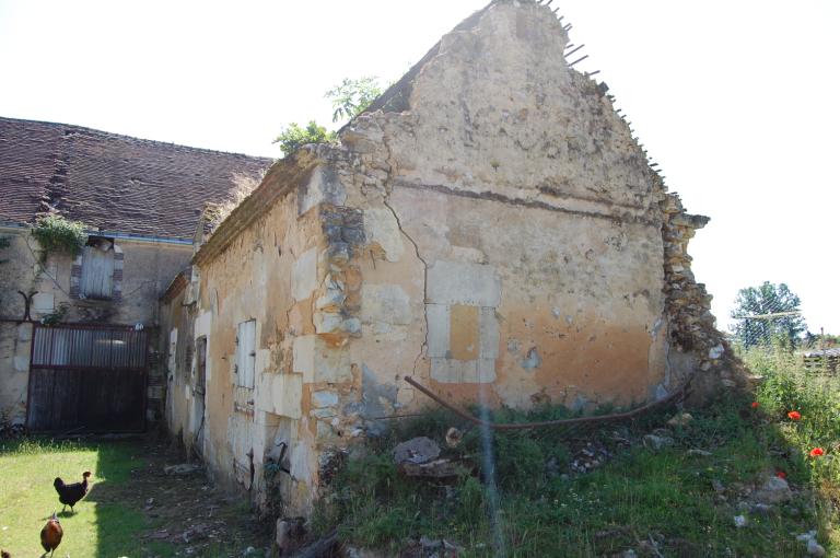 Etable et toit à porcs, vue depuis l'ouest.