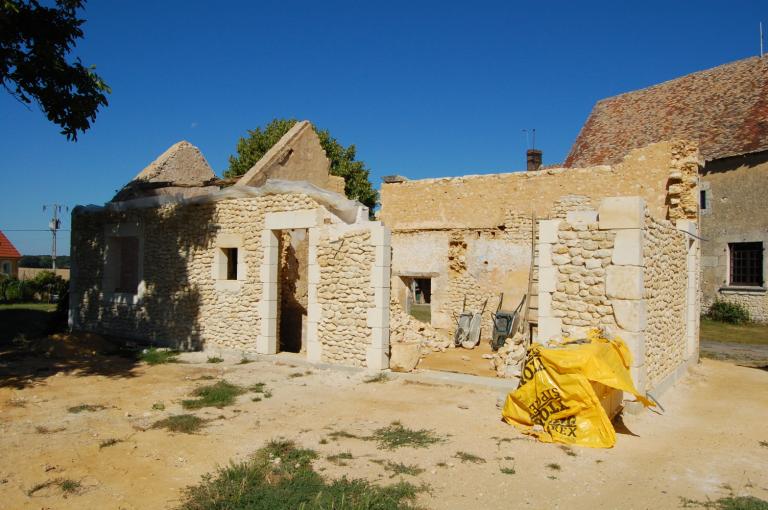 Écurie (en cours de reconstruction), élévation sud-est.