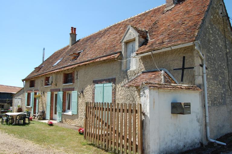 Ferme 2 de type bloc à terre (repérée).