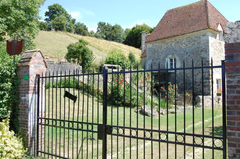 Bief et moulin, vue depuis le nord-ouest.