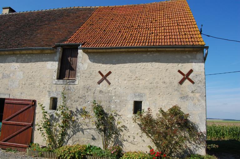 Ecurie et étable, élévation sud.