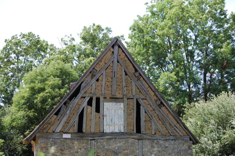 Vue détail du pan de bois du pignon.