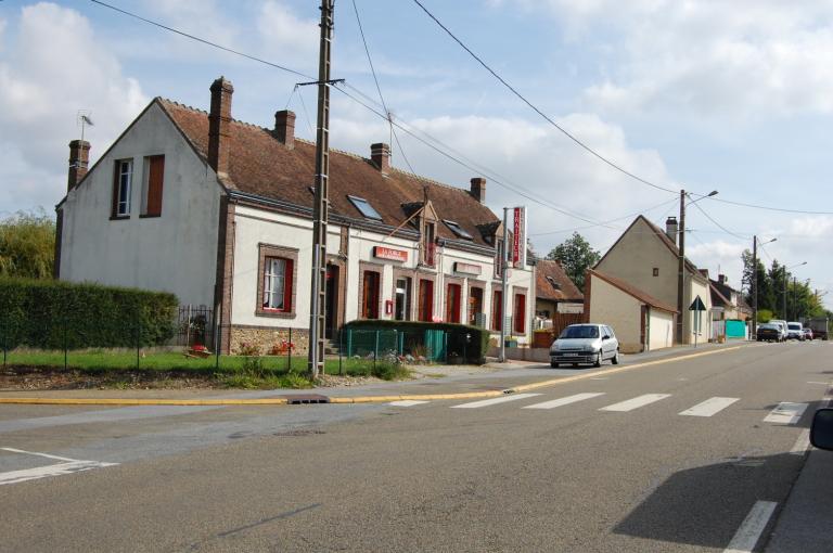 Bourg de Champrond-en-Perchet.