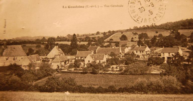 Vue générale de la commune depuis le sud-ouest (carte postale du début du 20e siècle).