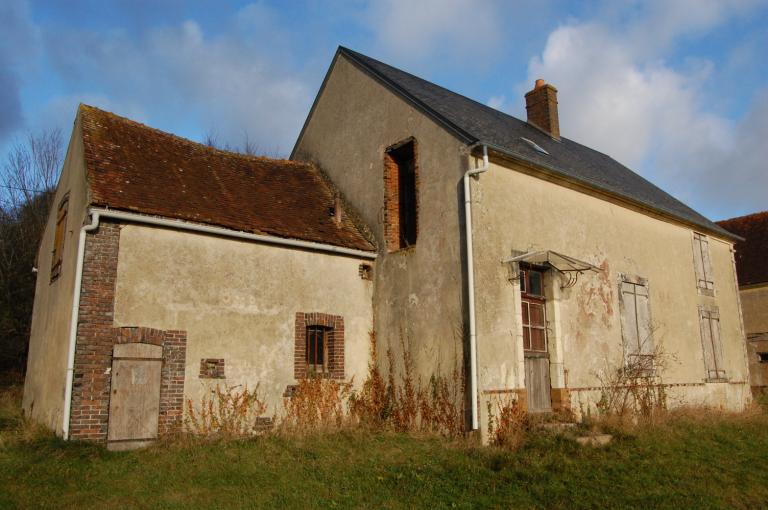 Logis et cellier (?), vus depuis le sud-ouest.