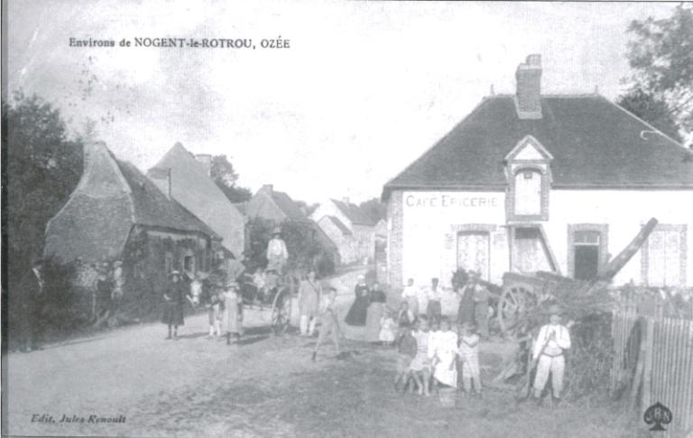 Vue rapprochée du hameau depuis l'ouest (carte postale ancienne, vers 1900). (Archives départementales d'Eure-et-Loir).