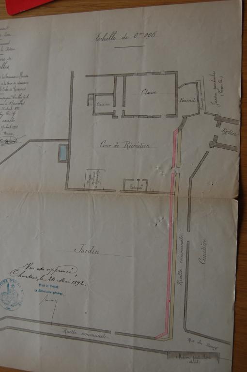 Plan d'ensemble de la mairie et maison d'école dressé par le maître maçon Émile Couillin en 1892. (Archives départementales d'Eure-et-Loir, 2 O 575).