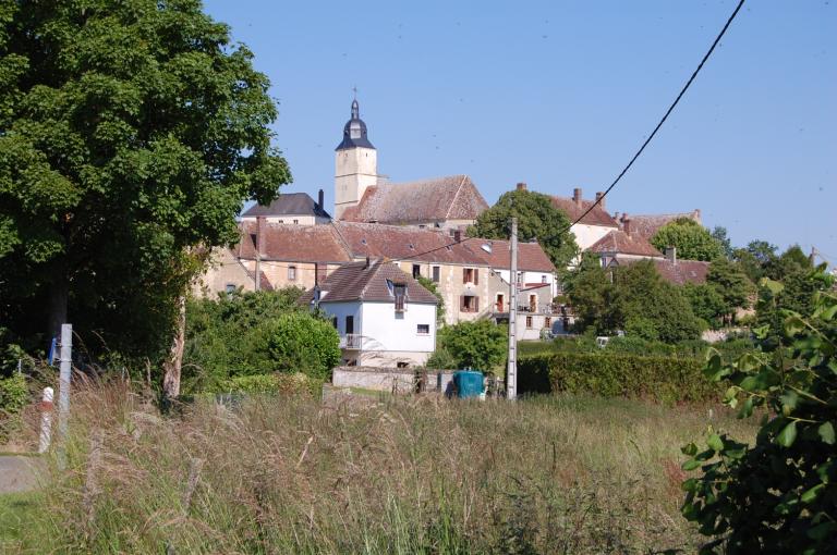 Vue du bourg depuis le sud-est, en 2008.