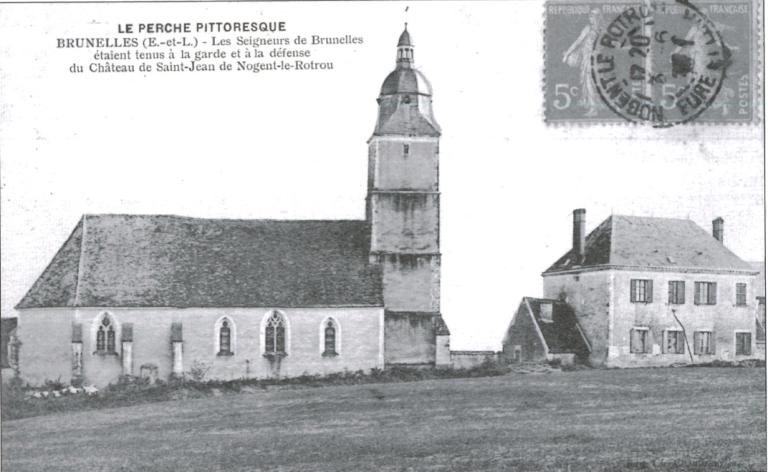 Eglise paroissiale et mairie-école, vue depuis le nord au début du 20e siècle.