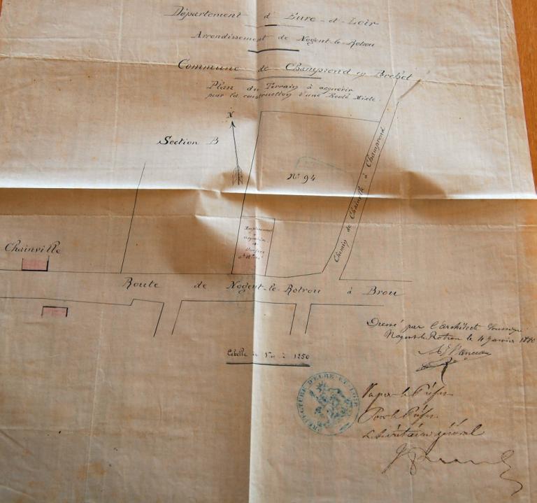 Projet de construction d'une école mixte et mairie, plan du terrain à acquérir dressé par l'architecte Manceau le 4 janvier 1880. (Archives départementales d'Eure-et-Loir, 2 O 643).