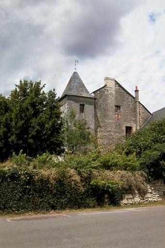 Vue d'ensemble au sud du manoir de la Beaumonnerie.