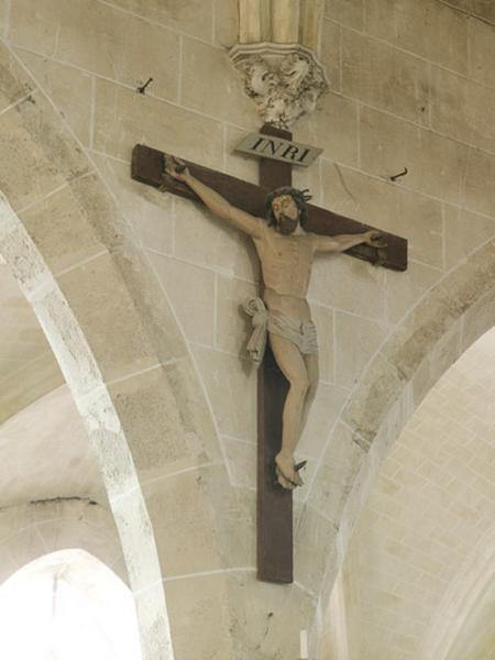 Statue : Christ en croix