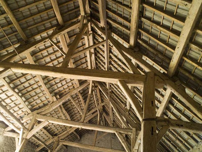 Partie haute de la charpente vue vers le nord-ouest.