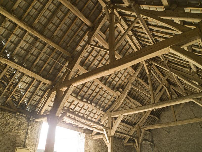 Versant sud-ouest de la charpente.