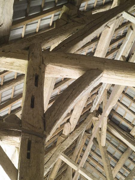 Tête du poteau I sud-ouest de la charpente (face sud-est).