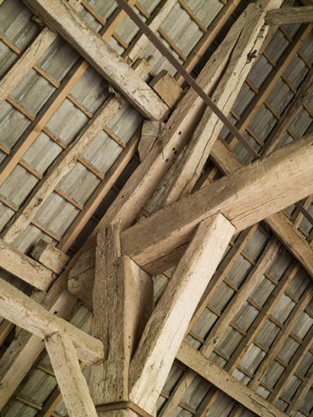 Tête du poteau I nord-est de la charpente (face nord-ouest).