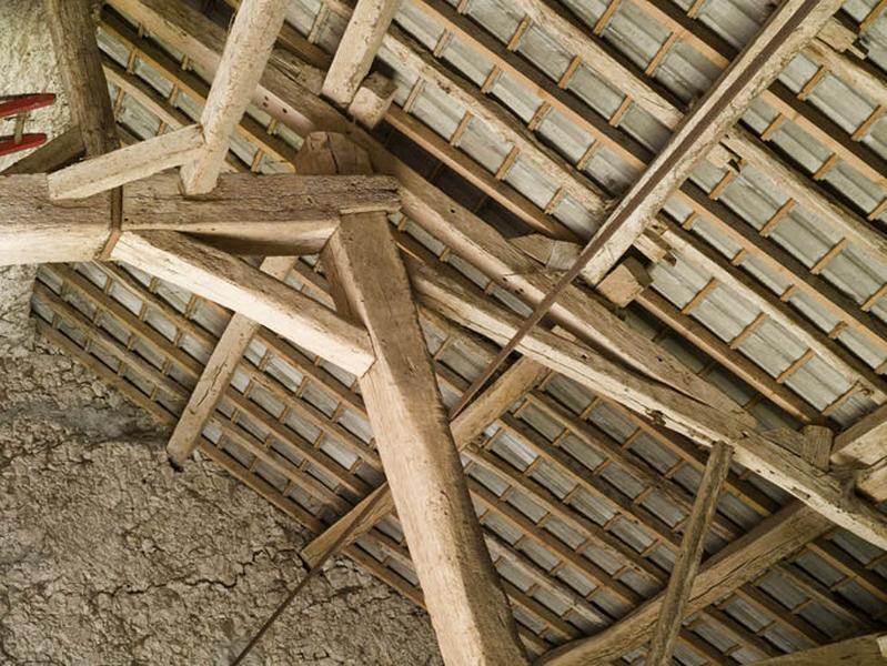 Tête du poteau I nord-est (face nord-ouest).