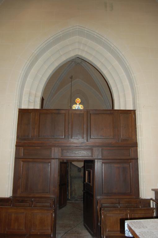 Vue de l'entrée de l'ancienne chapelle Saint-Côme et Saint-Damien, convertie en sacristie.