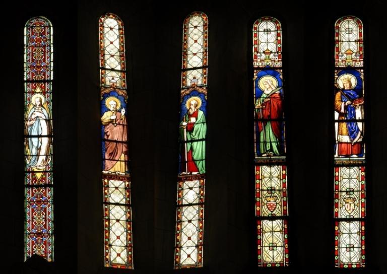 Verrières figurées de l'église paroissiale de Pellevoisin.