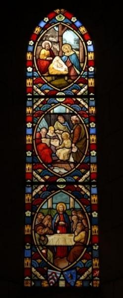 Verrière figurant des scènes de la vie du Christ