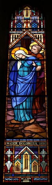 baie 10 : la Vierge soutenue par saint Jean.