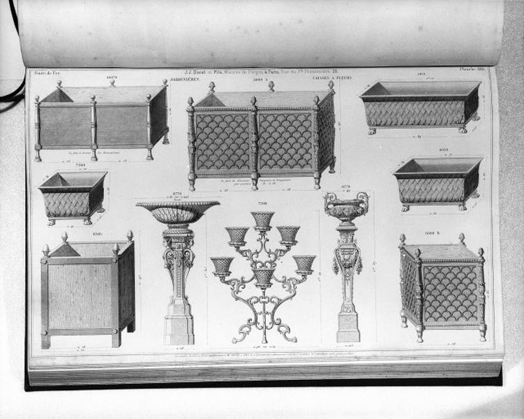 Planche 266 du catalogue de la fonderie d'art Ducel : jardinières.