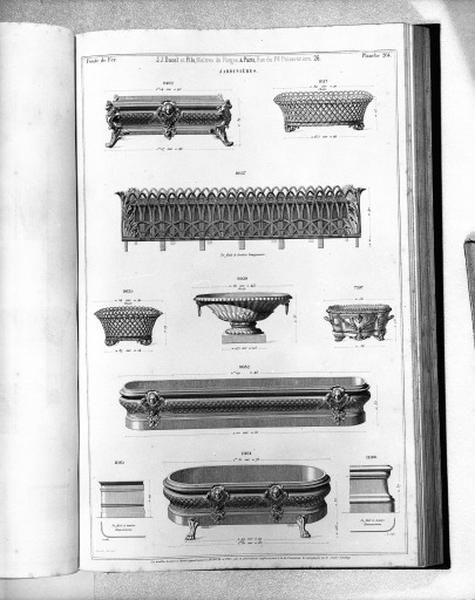 Planche 264 du catalogue de la fonderie d'art Ducel : jardinières.