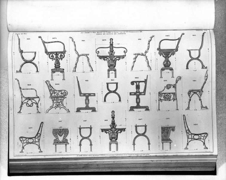 Planche 232 du catalogue de la fonderie d'art Ducel : pieds de bancs de jardin.