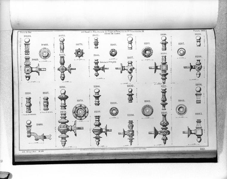 Planche 362 du catalogue de la fonderie d'art Ducel : pitons de rampe.