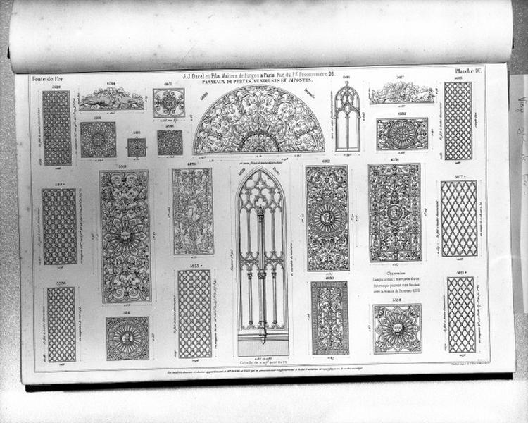Planche 97 du catalogue de la fonderie d'art Ducel : panneaux de portes, ventouses et impostes.