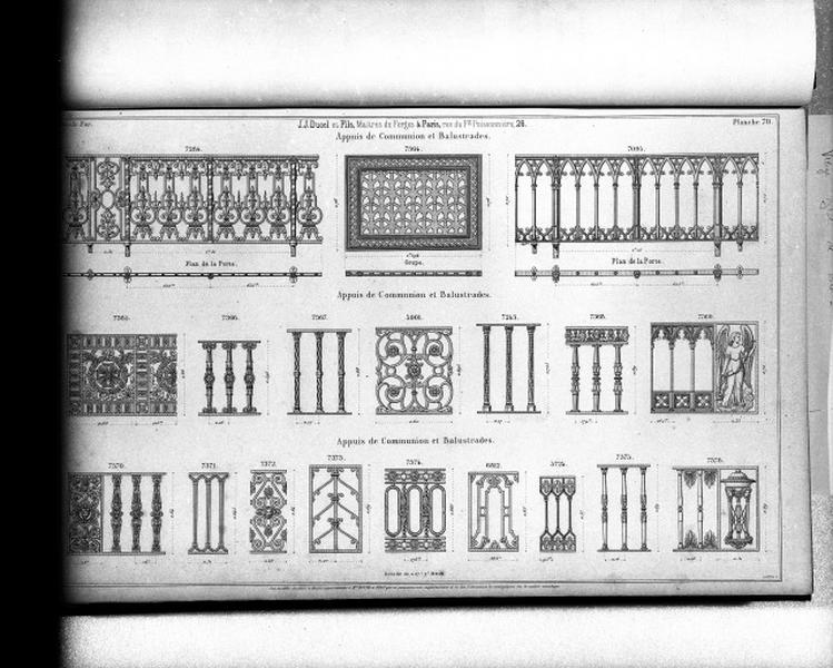 Planche 70 du catalogue de la fonderie d'art Ducel : appuis de communion et balustrades.