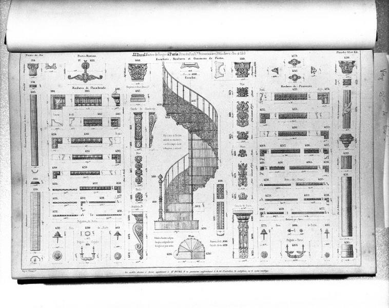 Planches 63 et 64 du catalogue de la fonderie d'art Ducel : escaliers, moulures et ornements de portes.
