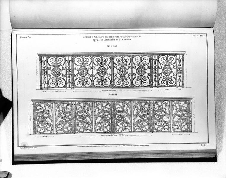 Planche 353 du catalogue de la fonderie d'art Ducel : appuis de communion et balustrades.