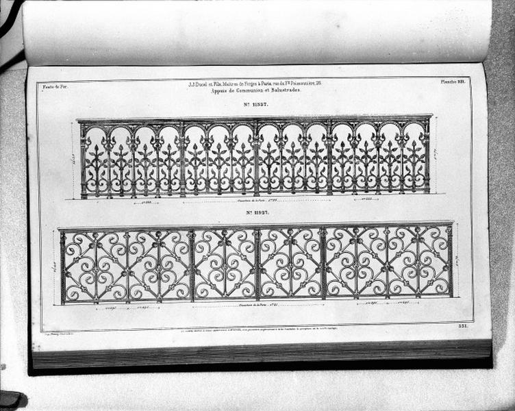 Planche 351 du catalogue de la fonderie d'art Ducel : appuis de communion et balustrades.