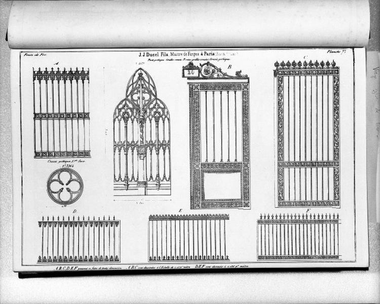 Planche 73 du catalogue de la fonderie d'art Ducel : porte gothique, grilles ornées, portes grilles ornées, croisée gothique.