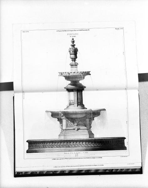 Planche 433 du catalogue de la fonderie d'art Ducel : fontaine.