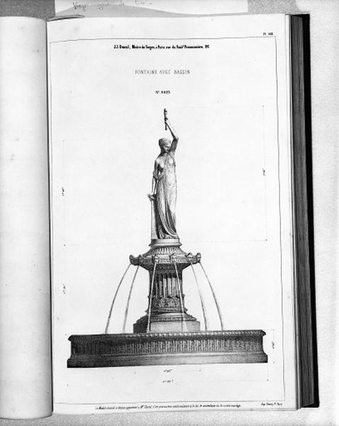 Planche 168 du catalogue de la fonderie d'art Ducel : fontaine avec bassin.